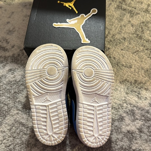 Nike, Air Jordan 1 Low, Black and University Blue, Size 8, Size 9, Size 12 - Picture 4 of 10